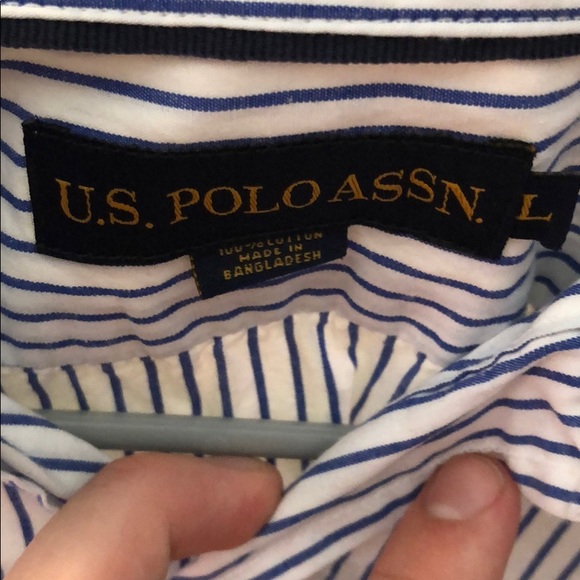 Button down - Picture 2 of 2